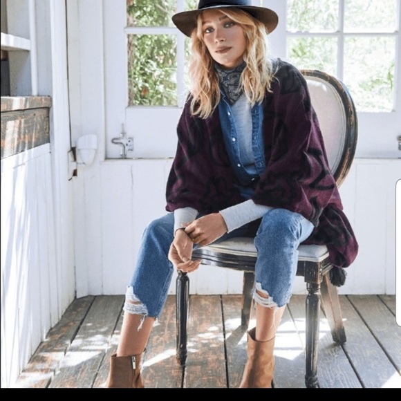 CLEOBELLA BURGUNDY SEVIGNY CAPLE TASSELPANCHO ONE - Picture 4 of 8